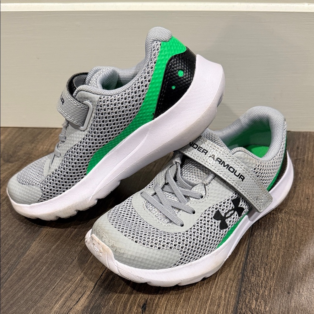 Under Armour Boys Light Gray Sneakers